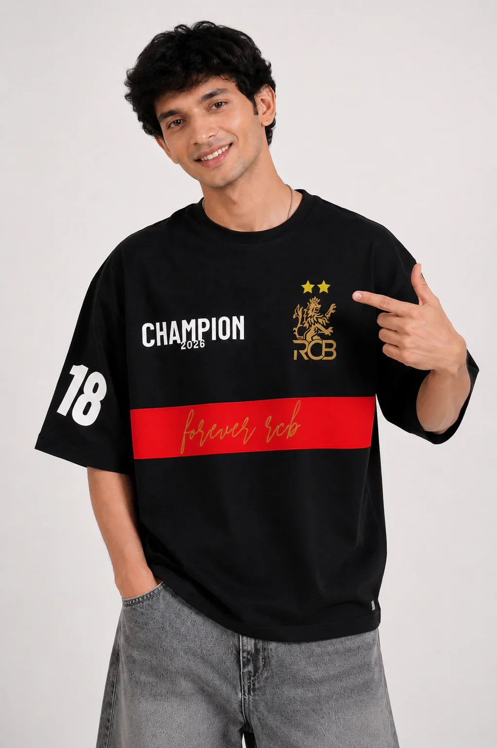 Champion Heritage Oversized T-Shirt – Black Edition